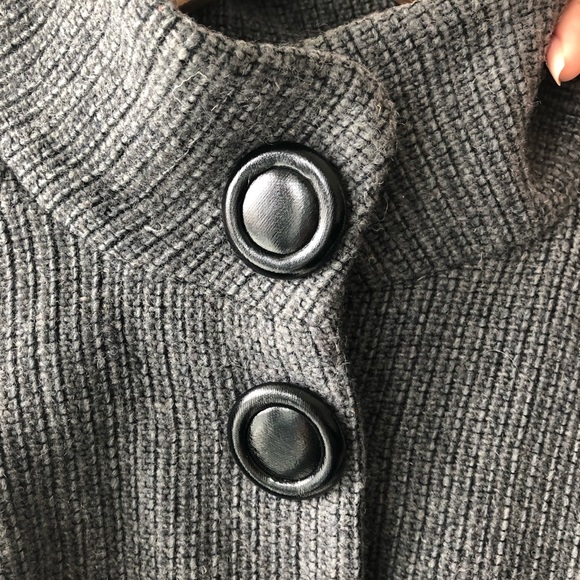 Gossip Girl Inspired Grey Wool Cropped Cloak - Picture 6 of 7